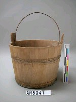 藏品(有耳木桶)的圖片